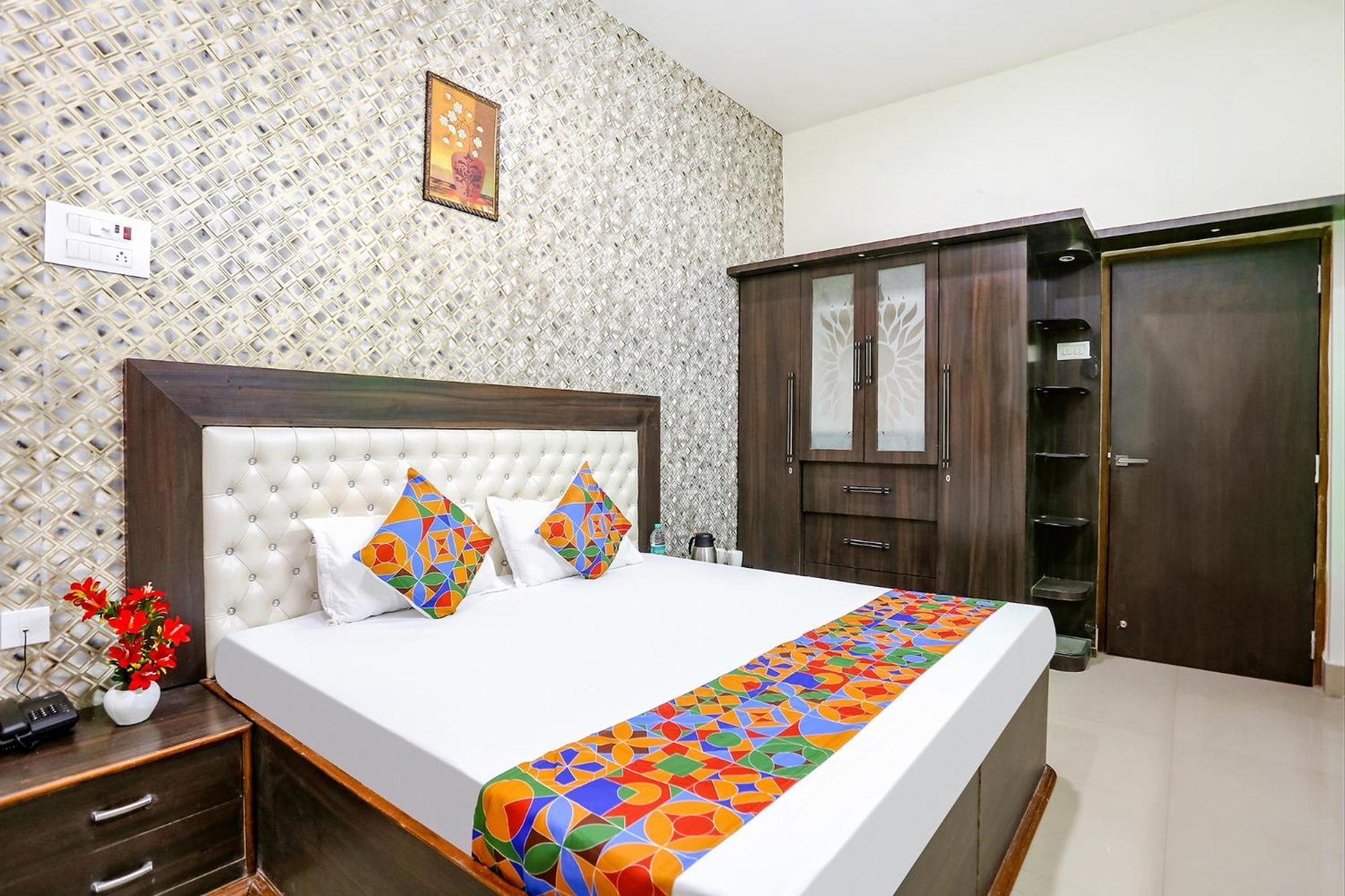 Fabexpress Aditya Hotel Varanasi