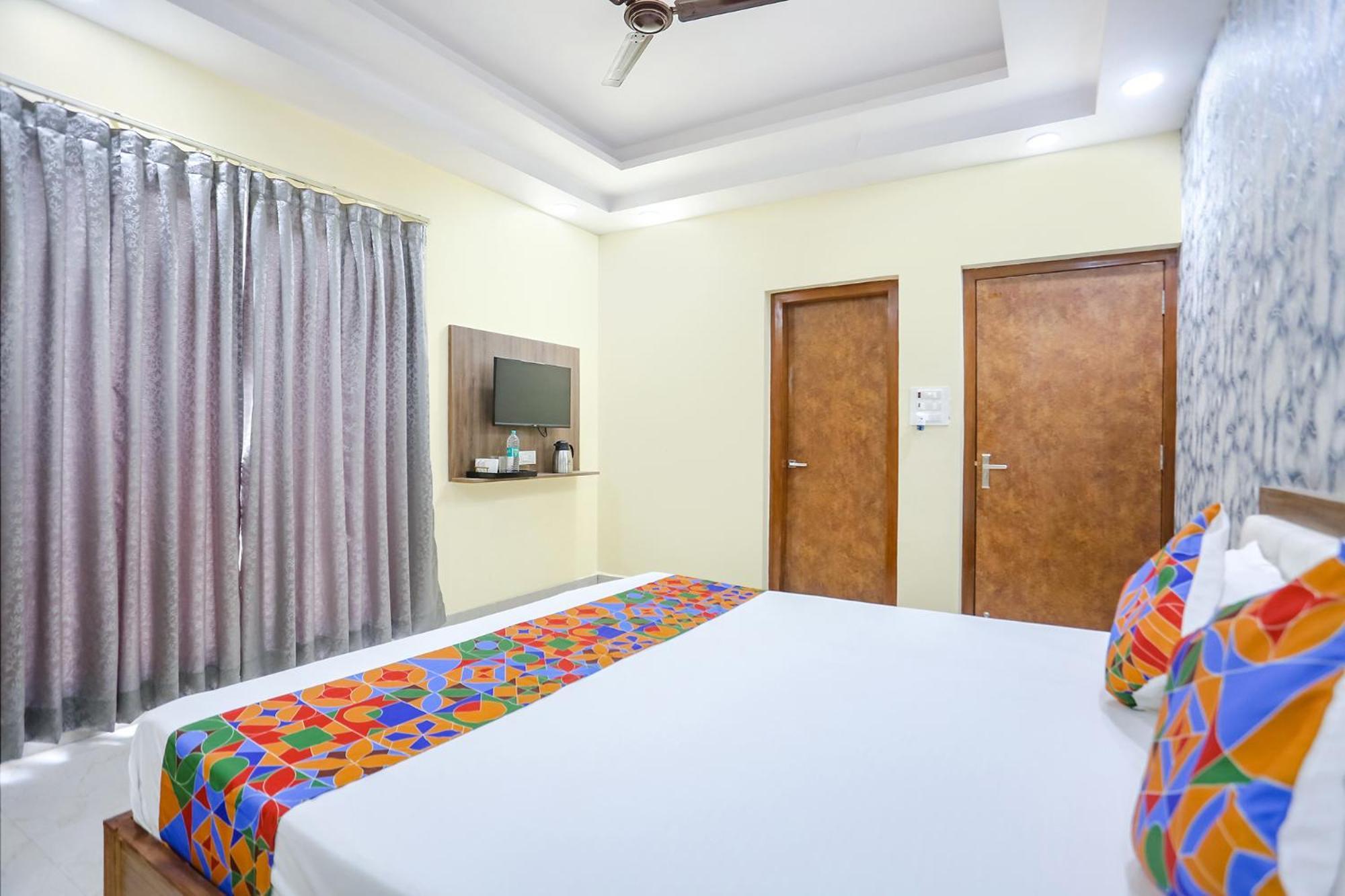 Fabexpress Aditya Hotel Varanasi