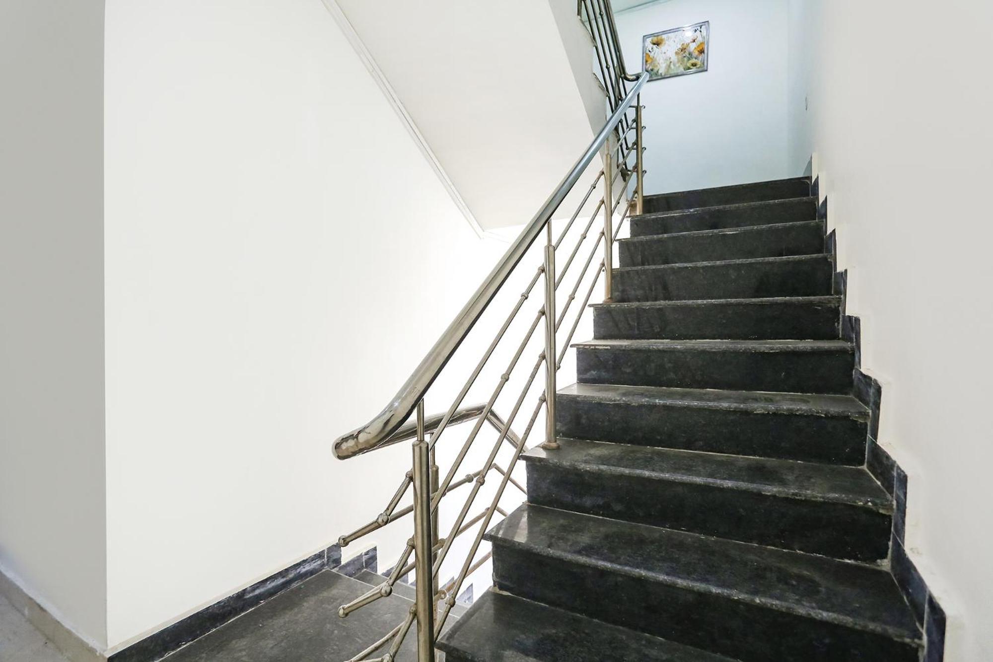 Hotel Fabexpress Aditya 3*