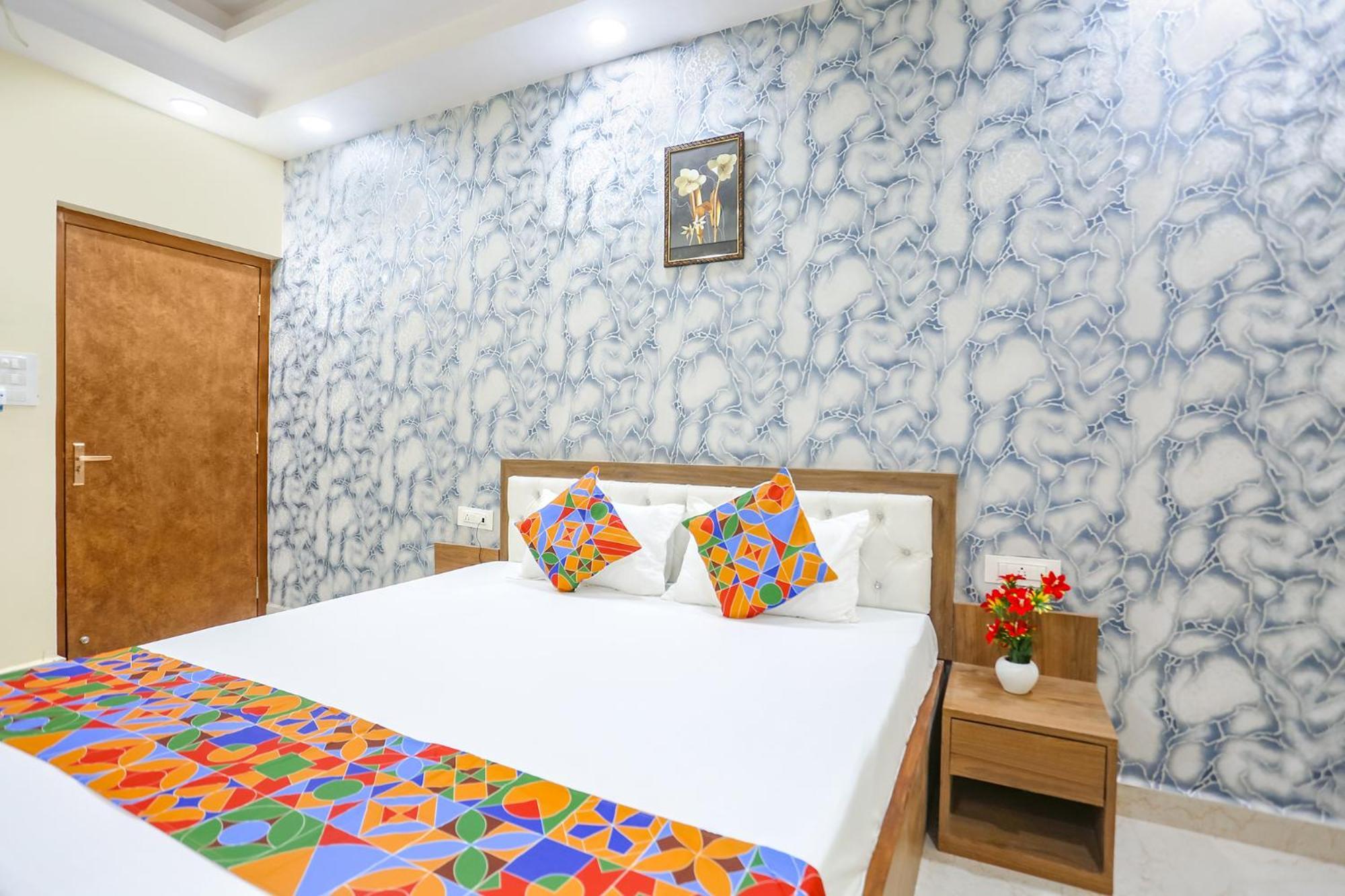 Fabexpress Aditya Hotel