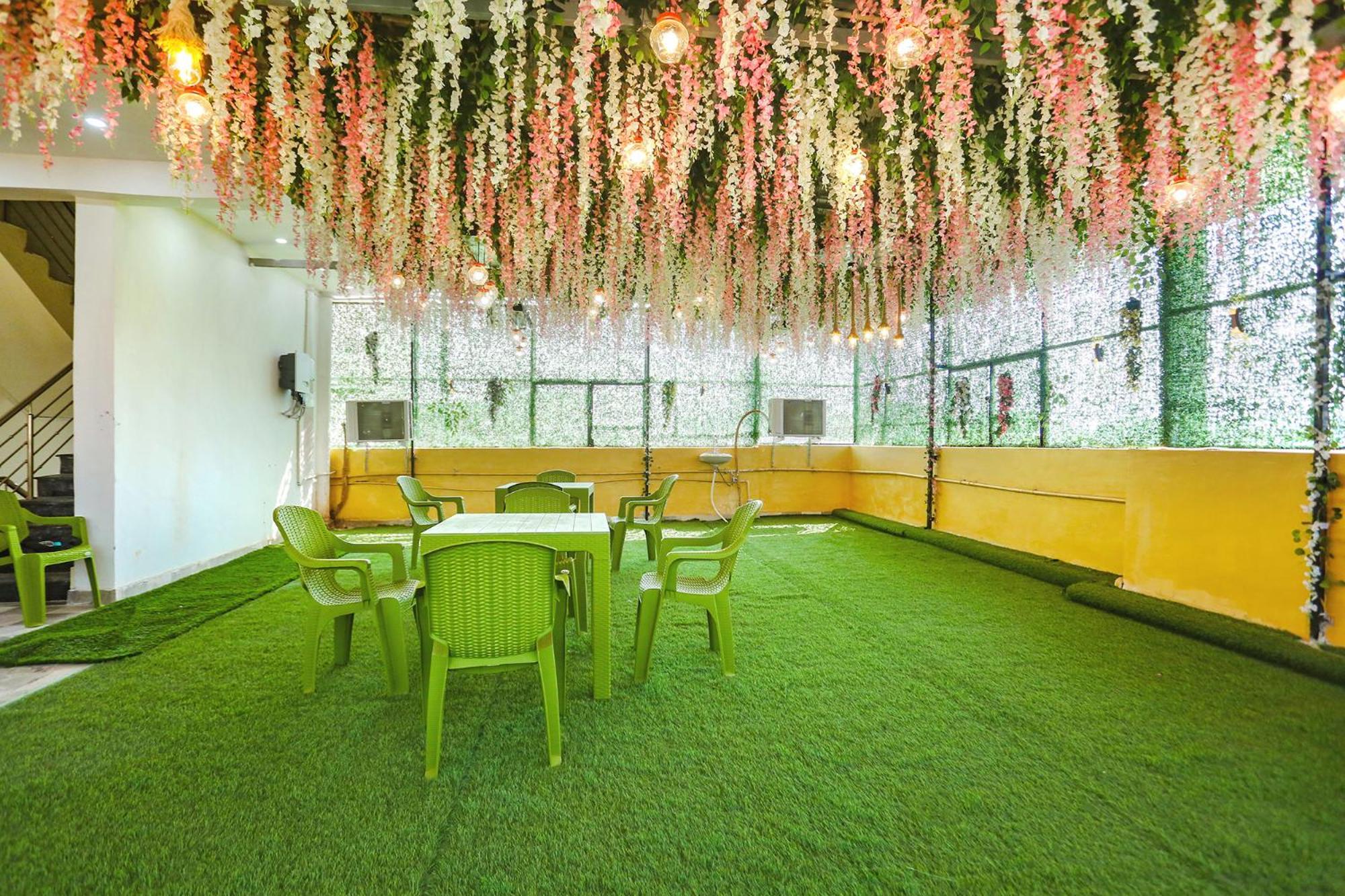 Hotel Fabexpress Aditya